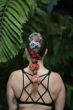 Load image into Gallery viewer, Zero Waste 90s Scrunchies
